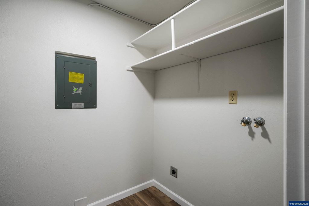 Image 17 of property listing at 6315 Fairway Av SE, Salem, OR 97306