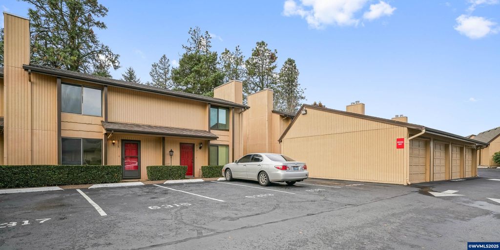 Image 2 of property listing at 6315 Fairway Av SE, Salem, OR 97306