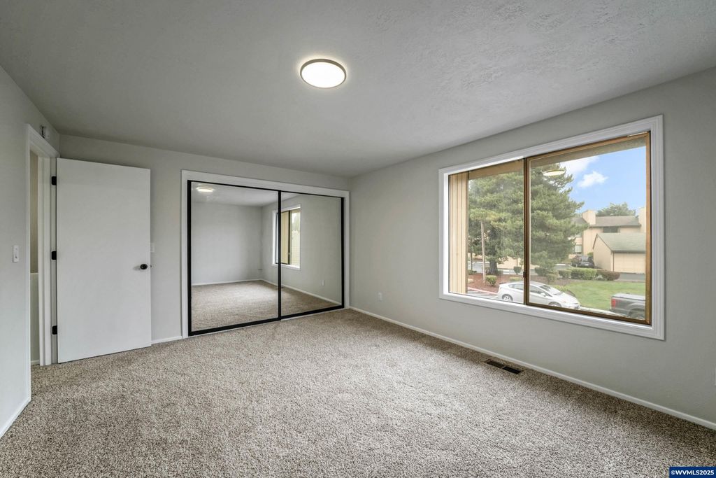 Image 21 of property listing at 6315 Fairway Av SE, Salem, OR 97306