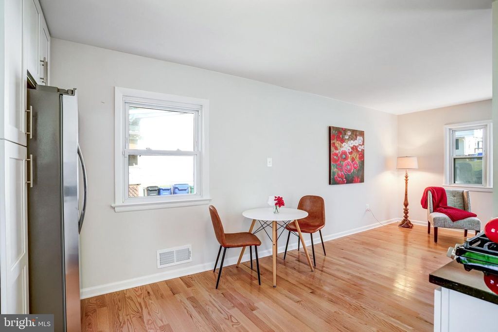 Image 10 of property listing at 616 RITCHIE AVE, Silver Spring, MD 20910
