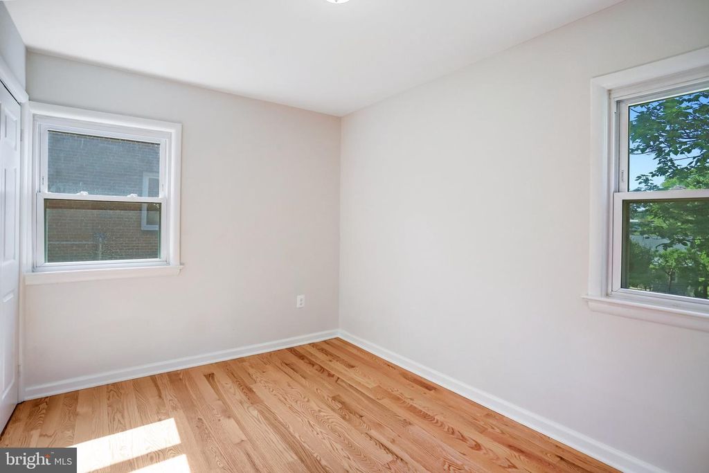 Image 15 of property listing at 616 RITCHIE AVE, Silver Spring, MD 20910