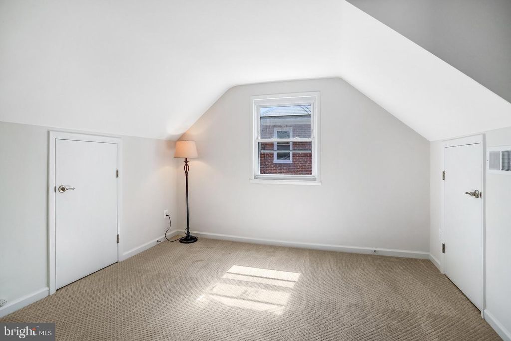 Image 19 of property listing at 616 RITCHIE AVE, Silver Spring, MD 20910