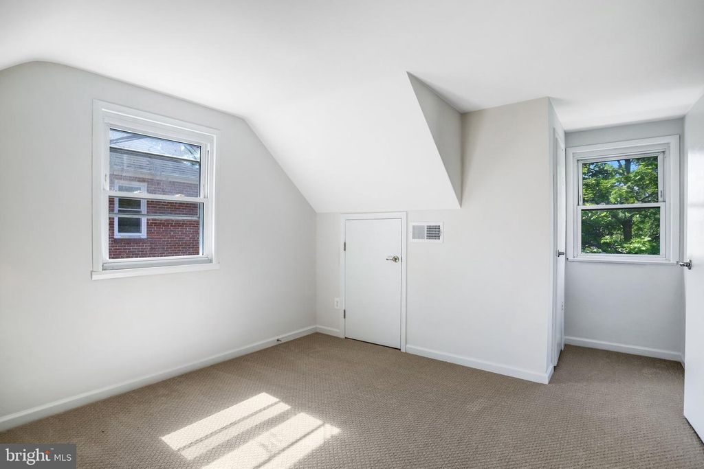 Image 20 of property listing at 616 RITCHIE AVE, Silver Spring, MD 20910
