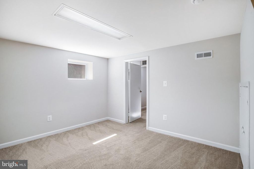 Image 24 of property listing at 616 RITCHIE AVE, Silver Spring, MD 20910