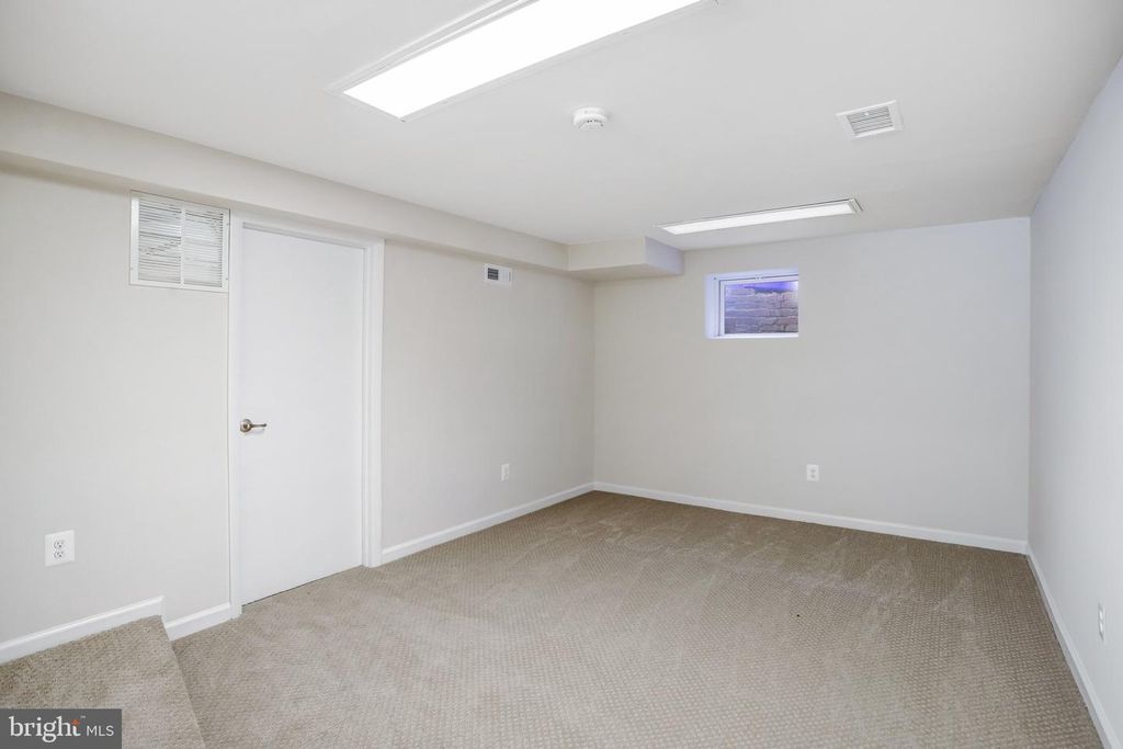 Image 26 of property listing at 616 RITCHIE AVE, Silver Spring, MD 20910