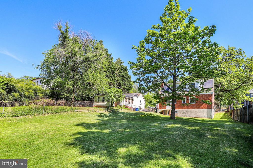 Image 34 of property listing at 616 RITCHIE AVE, Silver Spring, MD 20910