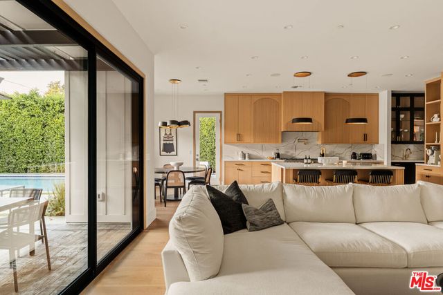 4163 Sunnyslope Avenue, Sherman Oaks, CA 91423