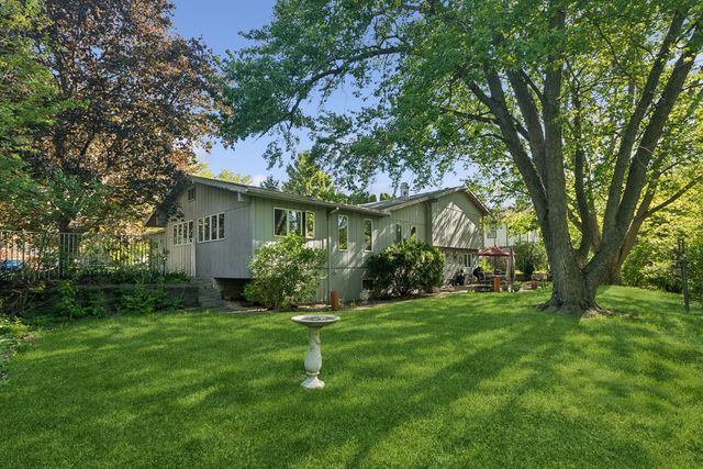 1003 Country Drive, Shorewood, IL 60404