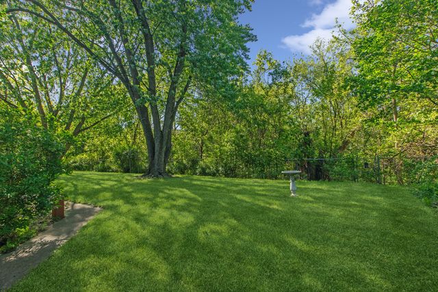 1003 Country Drive, Shorewood, IL 60404