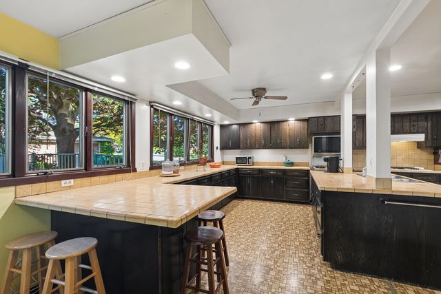 1003 Country Drive, Shorewood, IL 60404