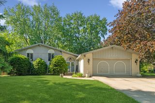 1003 Country Drive, Shorewood, IL 60404