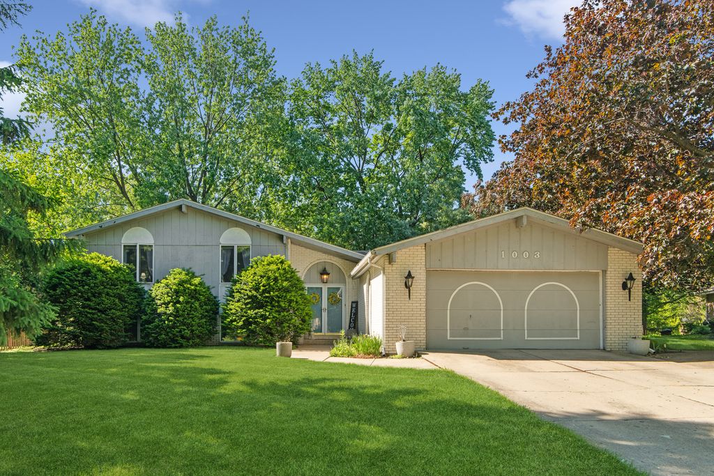1003 Country Drive, Shorewood, IL 60404