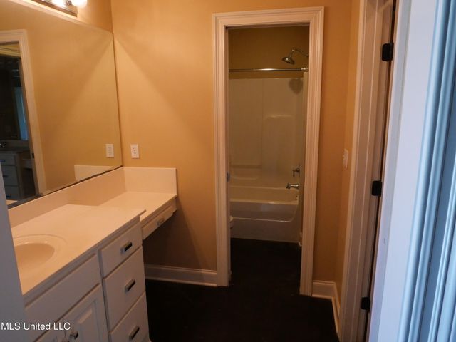 406 Bullock Circle, Richland, MS 39218