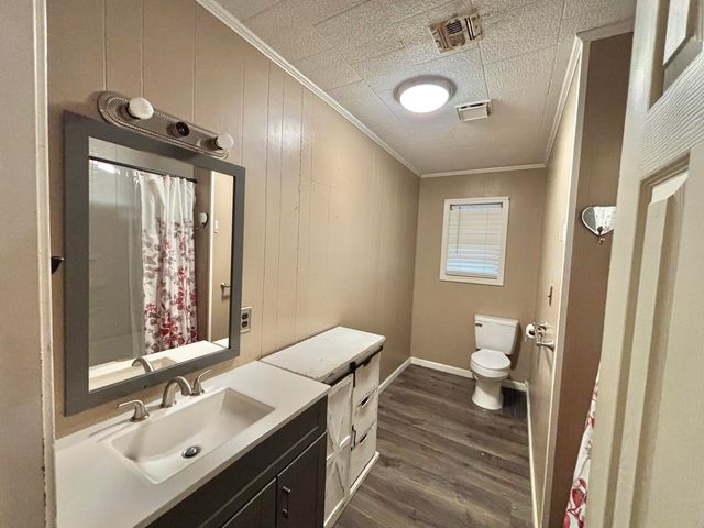 2216 Greenlawn Rd, Lake Charles, LA 70607