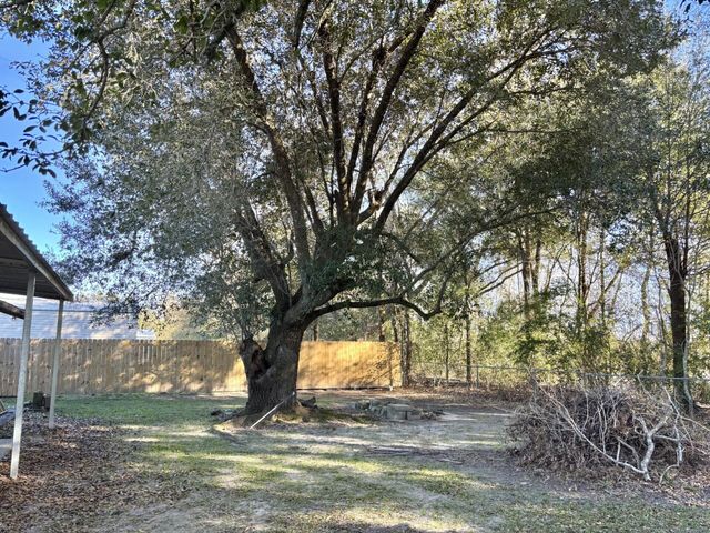 2216 Greenlawn Rd, Lake Charles, LA 70607