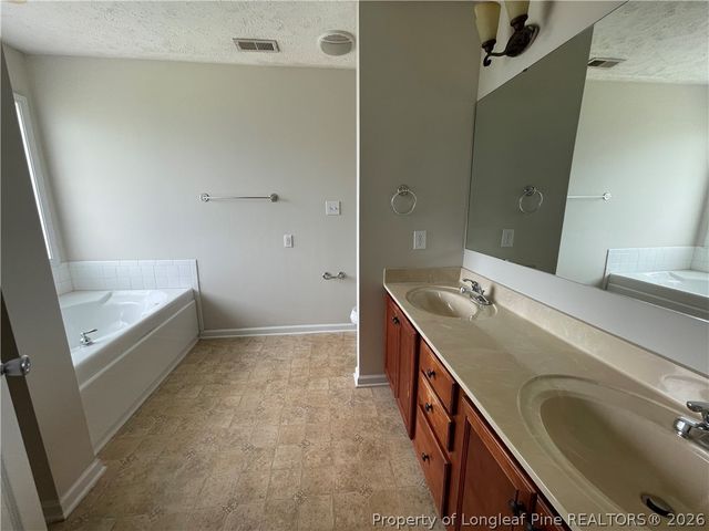 8240 Frenchorn Lane, Fayetteville, NC 28314