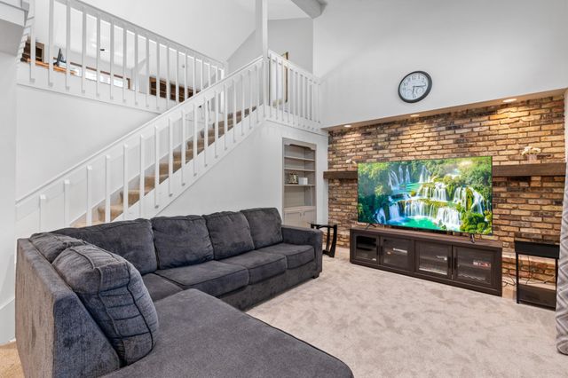2904 Silver Lake Court NE, Saint Anthony, MN 55421
