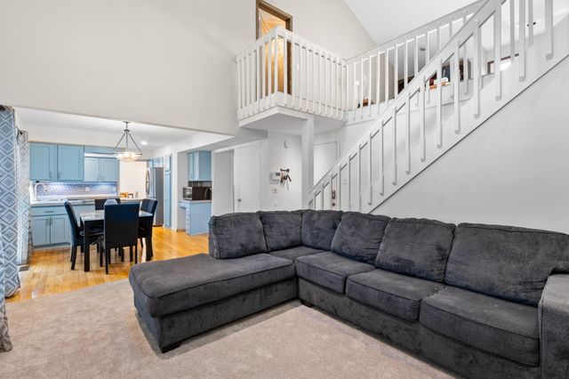 2904 Silver Lake Court NE, Saint Anthony, MN 55421