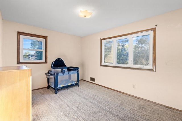 2904 Silver Lake Court NE, Saint Anthony, MN 55421