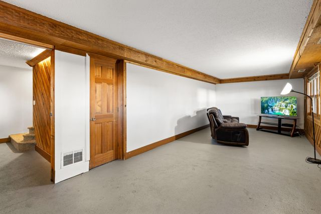 2904 Silver Lake Court NE, Saint Anthony, MN 55421