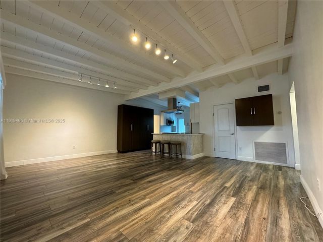 2075 S Hibiscus Dr, North Miami, FL 33181