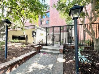 700 S Lake Avenue 111, Pasadena, CA 91106