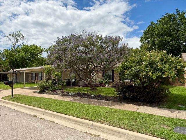 6425 Old Mill Circle, Watauga, TX 76148
