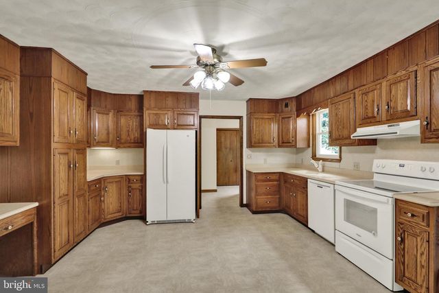 812 SYCAMORE LN, Lebanon, PA 17046