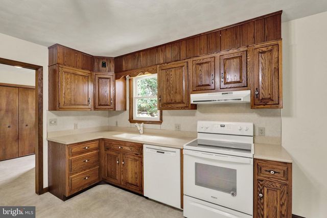 812 SYCAMORE LN, Lebanon, PA 17046