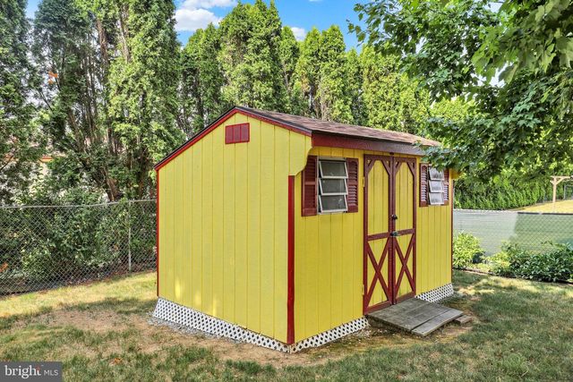 812 SYCAMORE LN, Lebanon, PA 17046