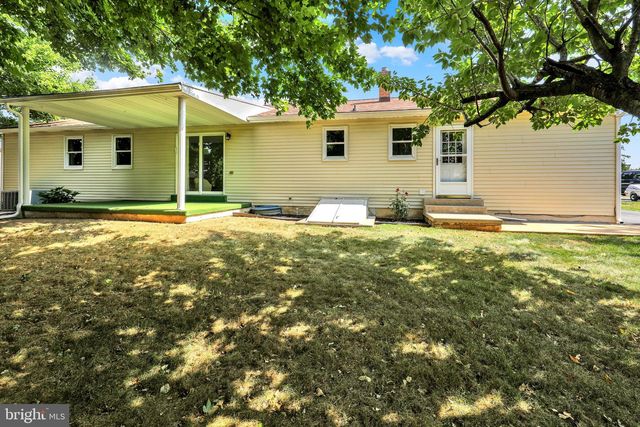 812 SYCAMORE LN, Lebanon, PA 17046