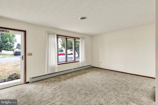 812 SYCAMORE LN, Lebanon, PA 17046
