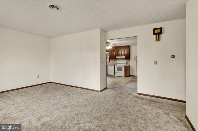 812 SYCAMORE LN, Lebanon, PA 17046