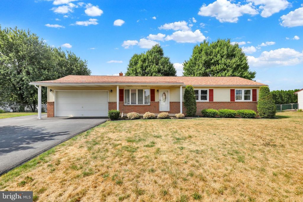 812 SYCAMORE LN, Lebanon, PA 17046