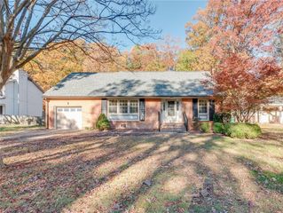 26 Argall PL, Newport News, VA 23608