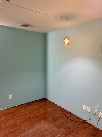 300 W Northern Avenue, Saginaw, TX 76179