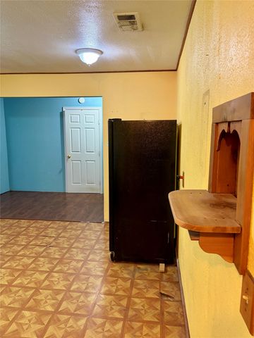 300 W Northern Avenue, Saginaw, TX 76179