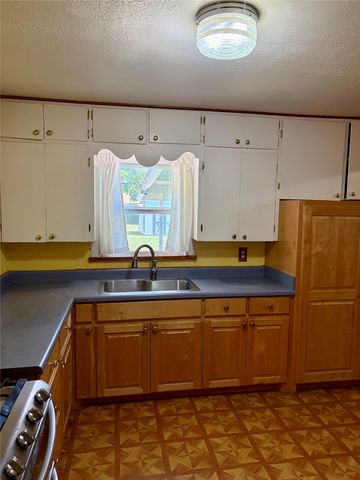 300 W Northern Avenue, Saginaw, TX 76179