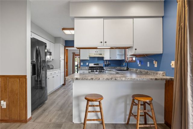 4433 Coventry Lane NE, Cedar Rapids, IA 52402