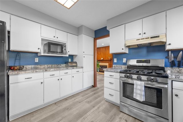 4433 Coventry Lane NE, Cedar Rapids, IA 52402