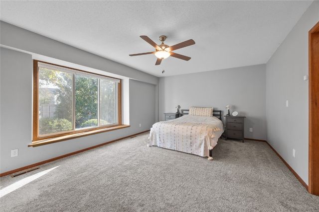 4433 Coventry Lane NE, Cedar Rapids, IA 52402