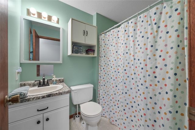 4433 Coventry Lane NE, Cedar Rapids, IA 52402