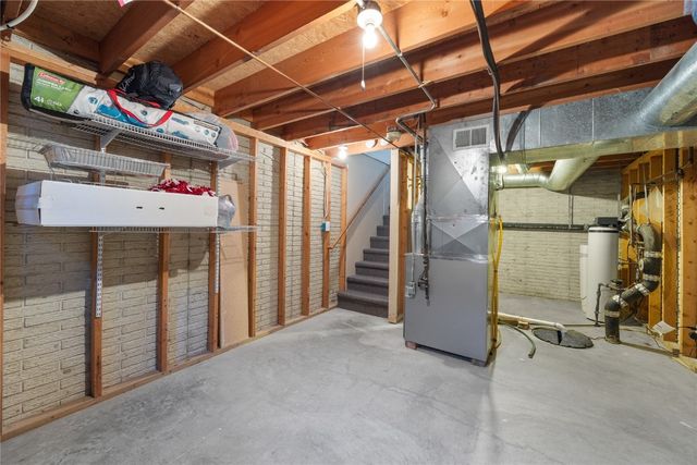 4433 Coventry Lane NE, Cedar Rapids, IA 52402