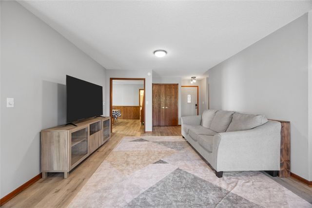 4433 Coventry Lane NE, Cedar Rapids, IA 52402