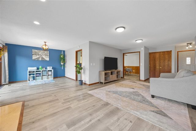 4433 Coventry Lane NE, Cedar Rapids, IA 52402