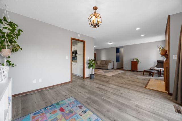 4433 Coventry Lane NE, Cedar Rapids, IA 52402