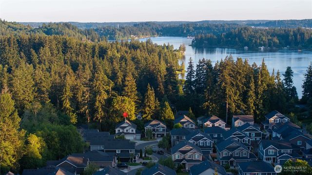 708 NW Ashford Loop, Bremerton, WA 98311