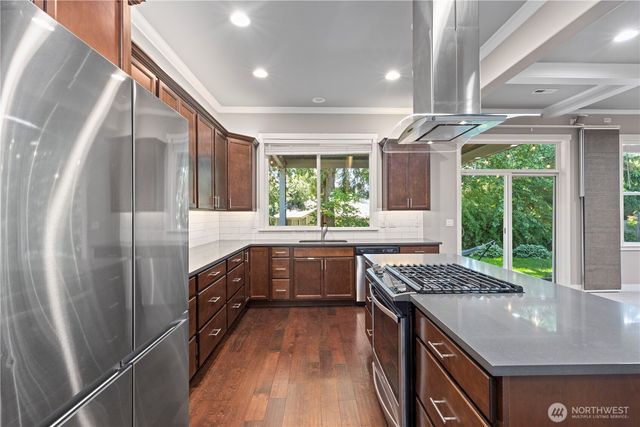 708 NW Ashford Loop, Bremerton, WA 98311