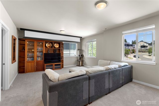 708 NW Ashford Loop, Bremerton, WA 98311