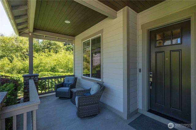 708 NW Ashford Loop, Bremerton, WA 98311